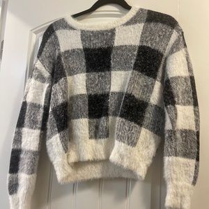 Women's Black and White Plaid Sweater Size Small